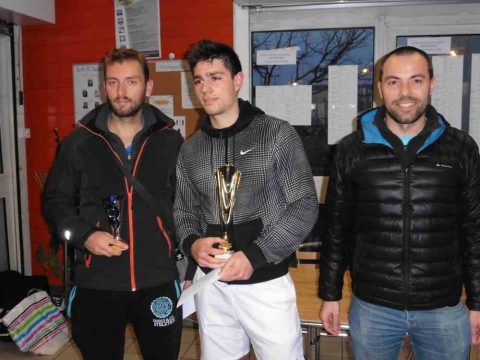 Alexandre Robin (finaliste), Yannick Ouahnouna-Linossier (vainqueur) et Jérémie Juillard (président du TCVV)